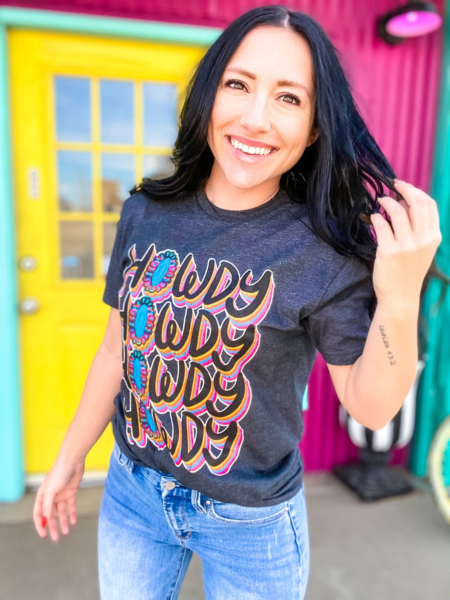 Graphic Tees Howdy Jewel Tee